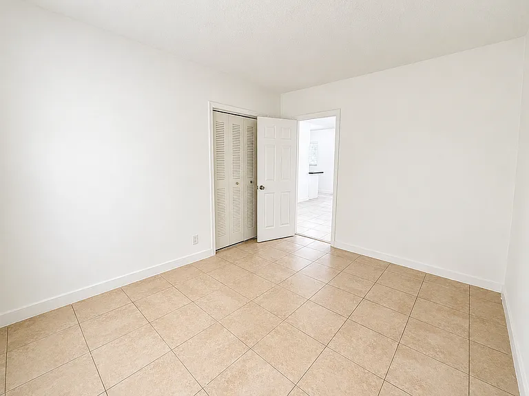 701 SW 14th Ave — Photo 29