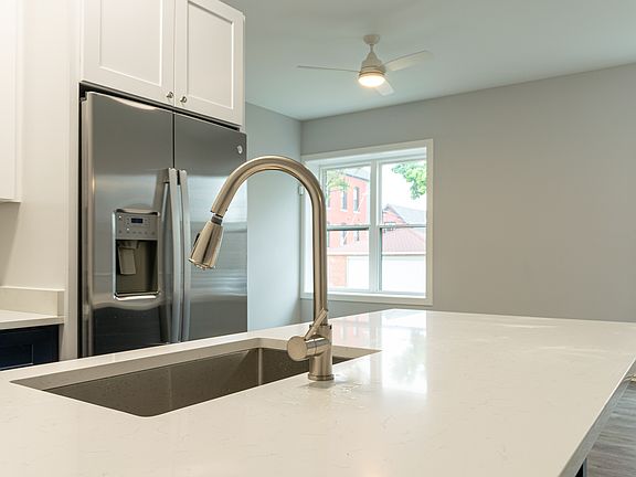 3rd image of 2334 S Hoyne Ave #1R