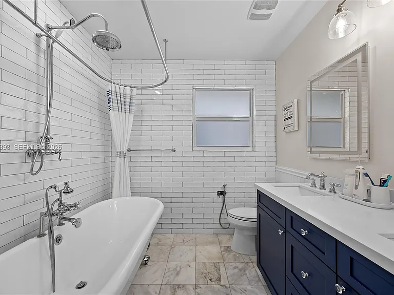 1523 Monroe St — Photo 17