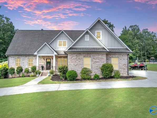 163 Paradise Pl, Scottsboro, AL 35769