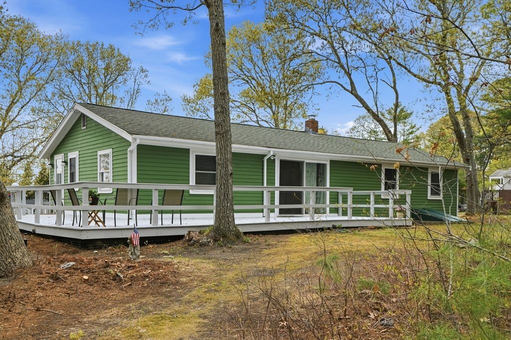 94 Edgewater Dr, Wareham, MA - View 6