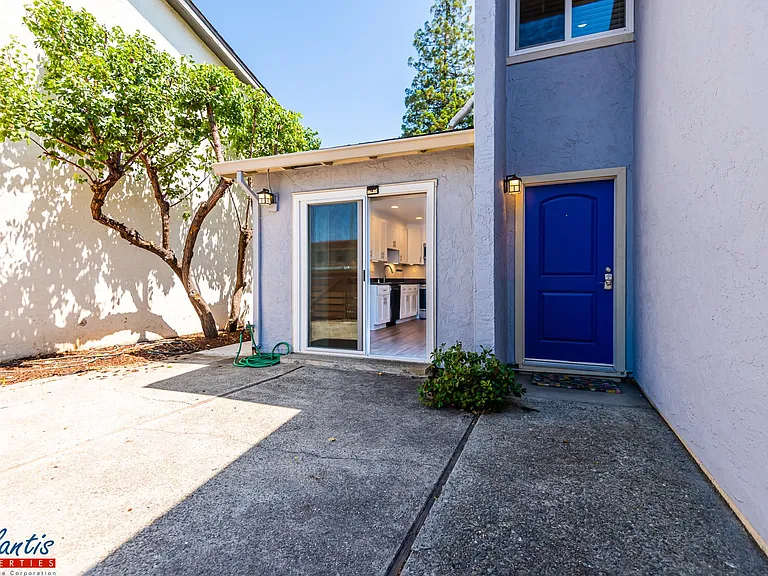 4778 Eagle Lake Dr — Photo 2
