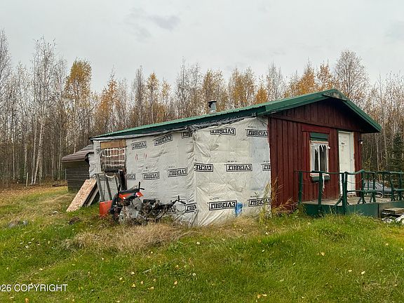 3rd image of 1279 N Beaver Lake Rd