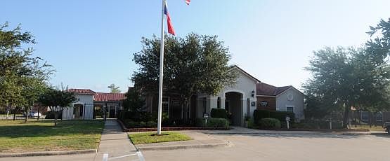 Reed Parque leasing office