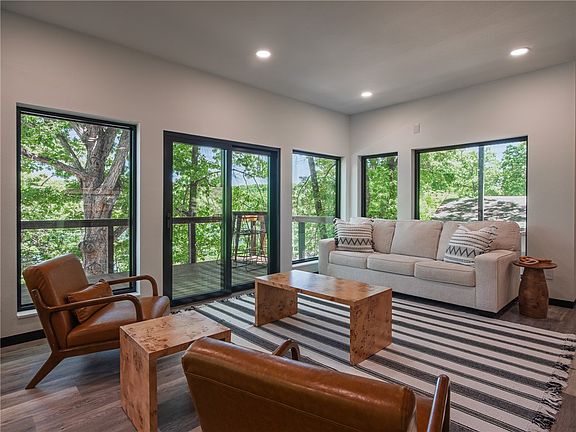 5th image of 13501 Arrow Ln