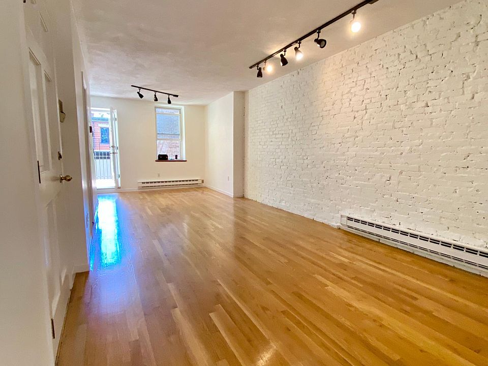 2nd image of 201 Salem St APT 3