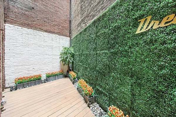 Rented by Tabak Real Estate | media 38