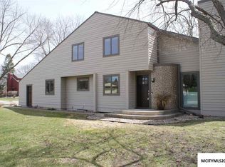 1 Old Farm Rd, Mason City, IA 50401