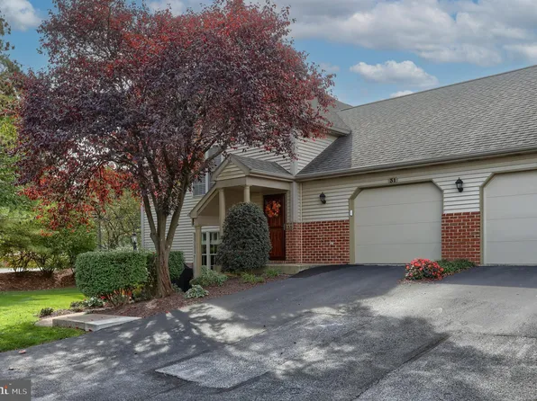 31 Sterling Ct, Hershey, PA 17033