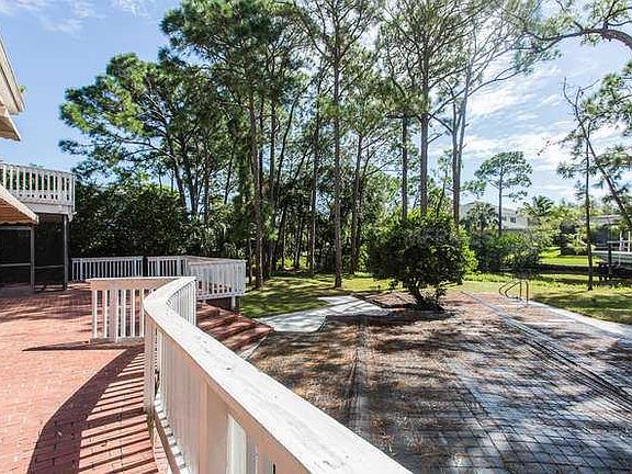 4th image of 700 Apalachee Dr NE