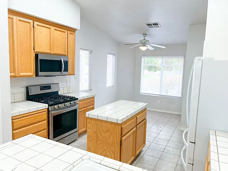 5403 Sage Ct — Photo 6