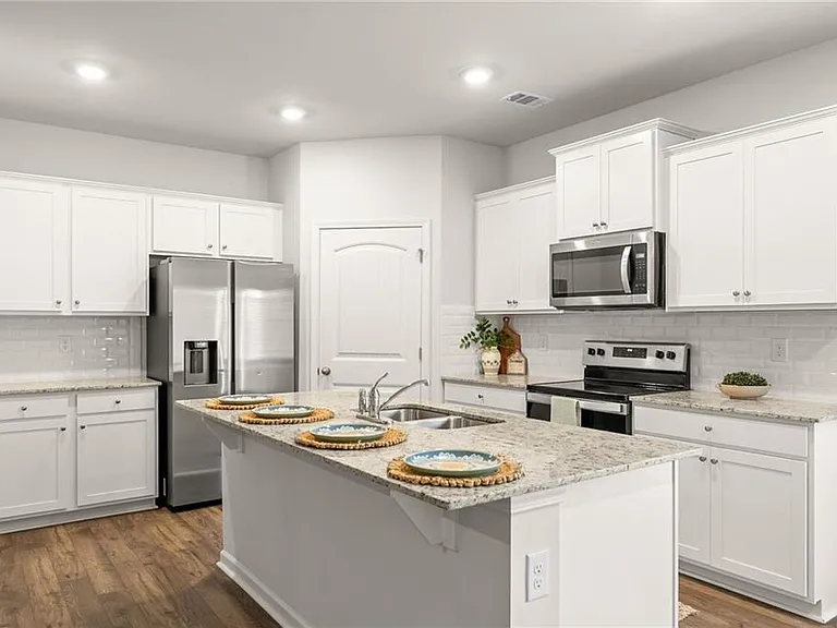 300 Stoneybrook Dr — Photo 12