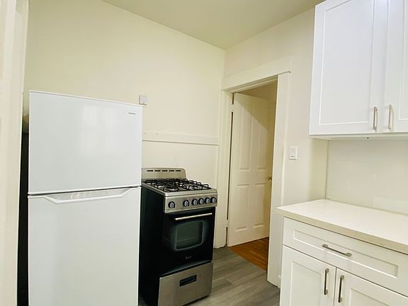 5th image of 117 Paloma Ave #A