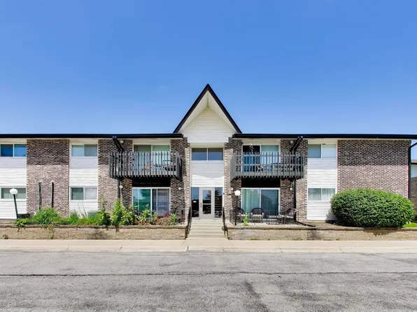 23A Kingery Quarter APT 102, Burr Ridge, IL 60527