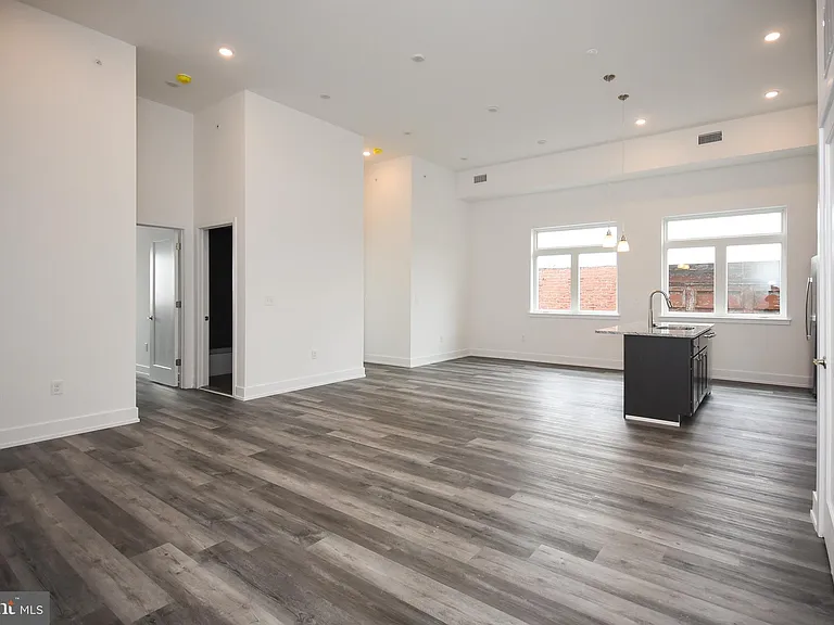6164 Ridge Ave #66-302 — Photo 9