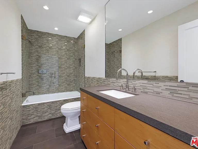6789 Shearwater Ln — Photo 8
