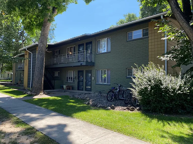 125 E Mrytle Flats — Photo 32