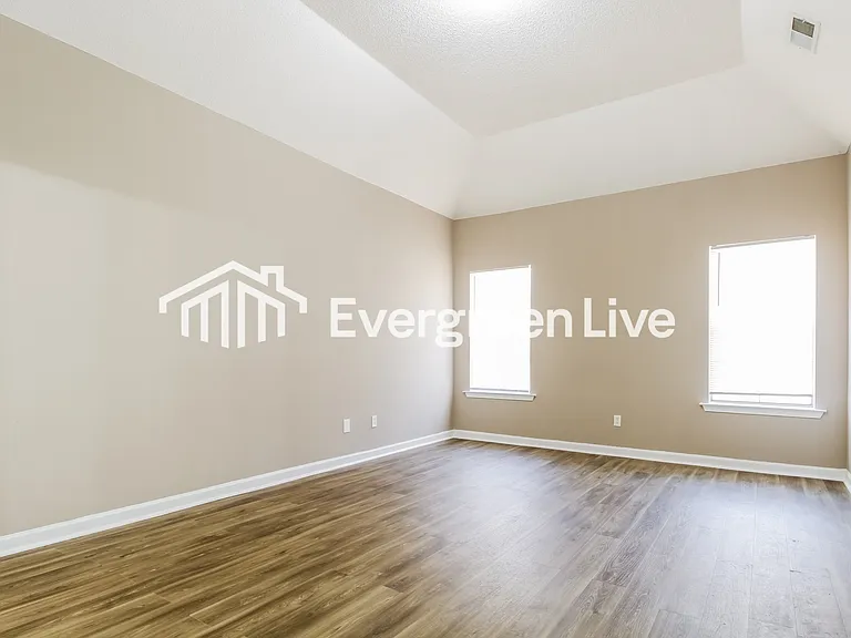 7942 Ivy Lake Ln — Photo 7