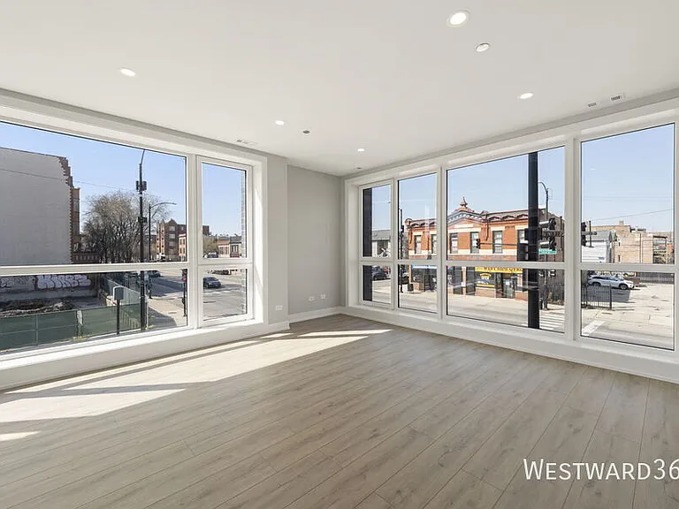 2354 W Polk St #205 — Photo 1