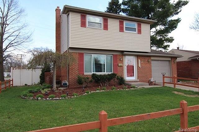 1st image of 35039 Sansburn St
