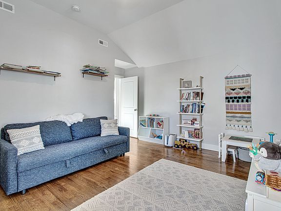 4th image of 6214 California Ave