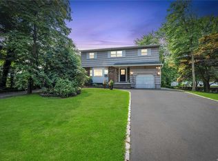 222 Sylvan Rd, North Babylon, NY 11703