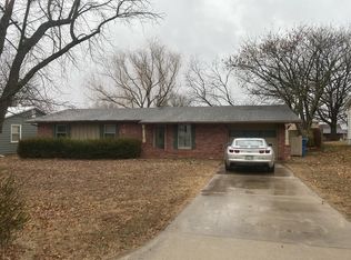 1403 Catalina St, Coffeyville, KS 67337