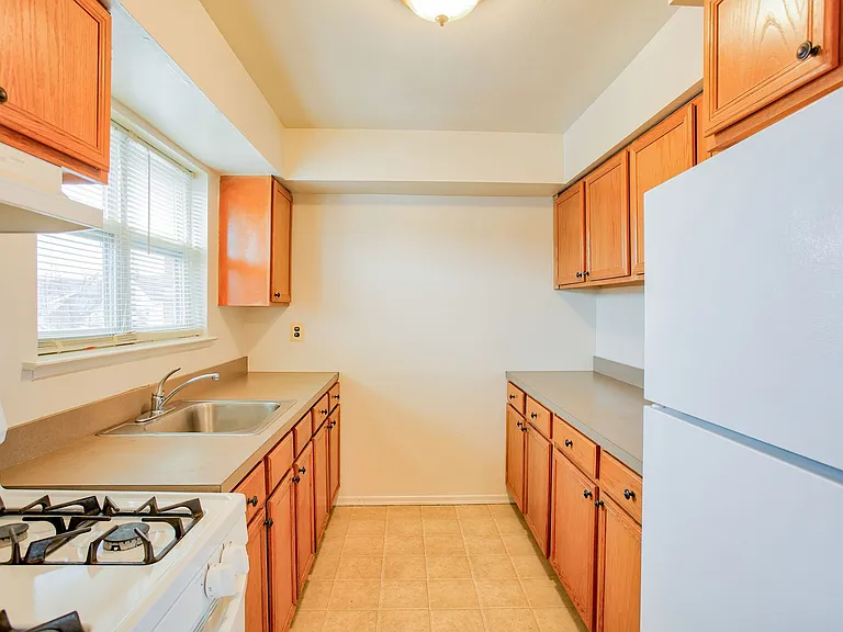 SDK Lodi Apartments — Photo 22