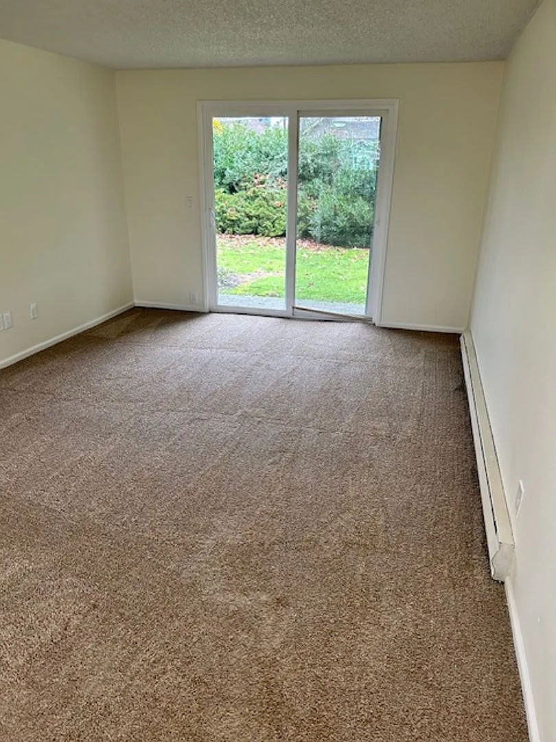 gre01 - 919 U St — Photo 3