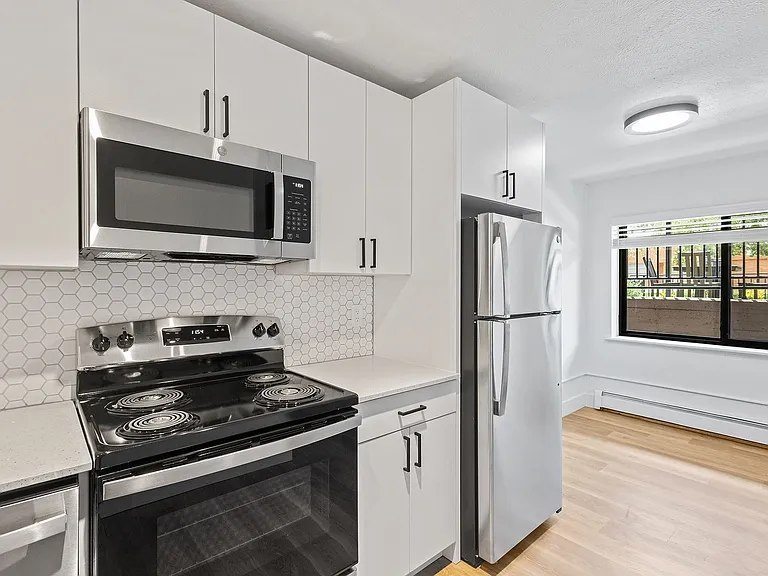 Marion Street Apartments — Photo 23
