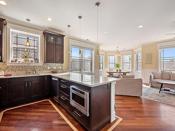 3rd image of 3235 N Ashland Ave #4