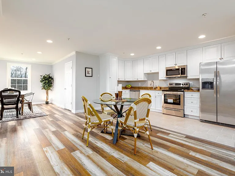 5044 Meade St NE — Photo 11