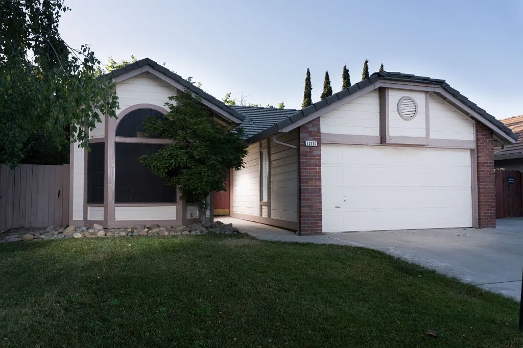 10160 Gatemont Cir photo 1