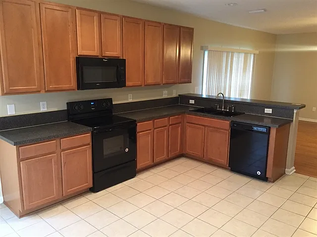 1779 Ferncreek Dr — Photo 2