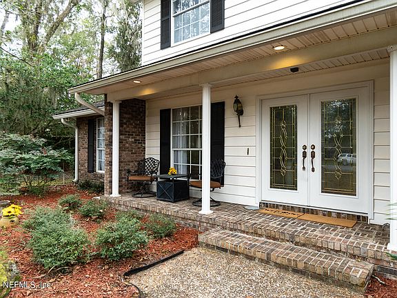 4th image of 1725 HOWARD Court