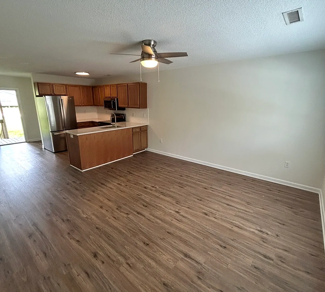 2 bed, 1.5 bath, 1150 sqft, $1,500 — Photo 3