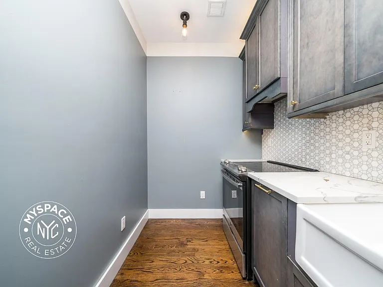 187 Kent Ave #809 — Photo 7