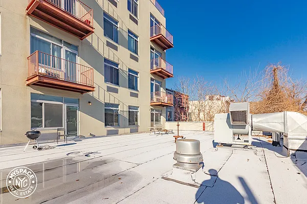 Rented by MySpaceNYC | media 69