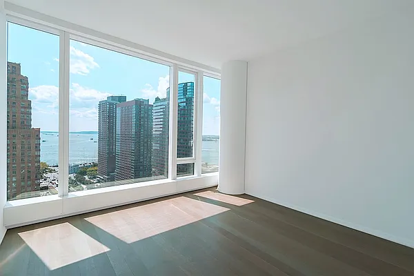 Rented by New York Casas Ltd. | media 51
