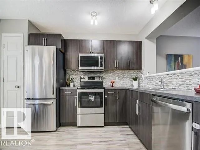 3221 Cherry Cres SW — Photo 10