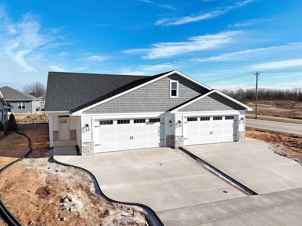 1901 Hidden Hollow Ln, Manitowoc, WI 54220