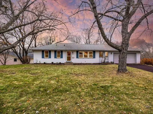 8626 Poplar Bridge Curv, Bloomington, MN 55437