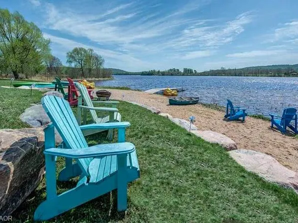 137 Lakeshore Dr, Madawaska Valley, ON K0J 1B0