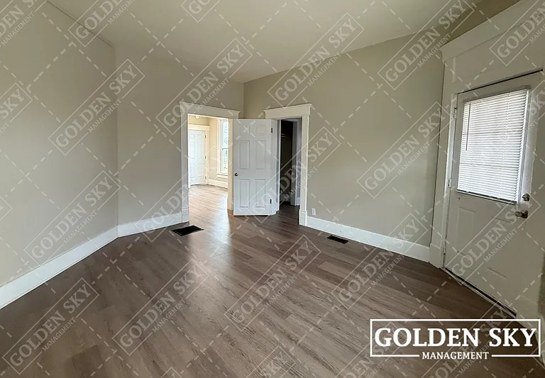 1224 E Main St #4 — Photo 3
