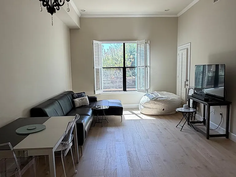 1001 Laurel St #103 — Photo 16