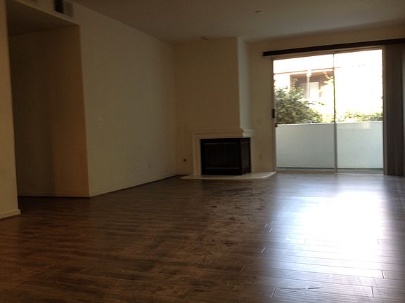 4th image of 4326 Babcock Ave Unit 105