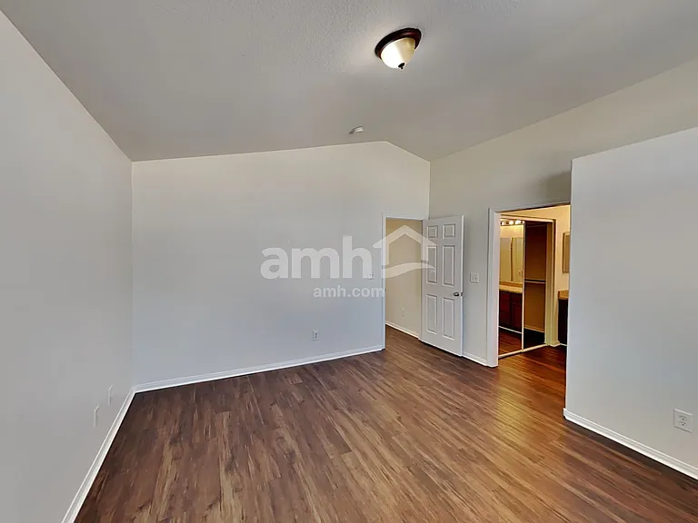 8100 Kentshire Dr — Photo 13