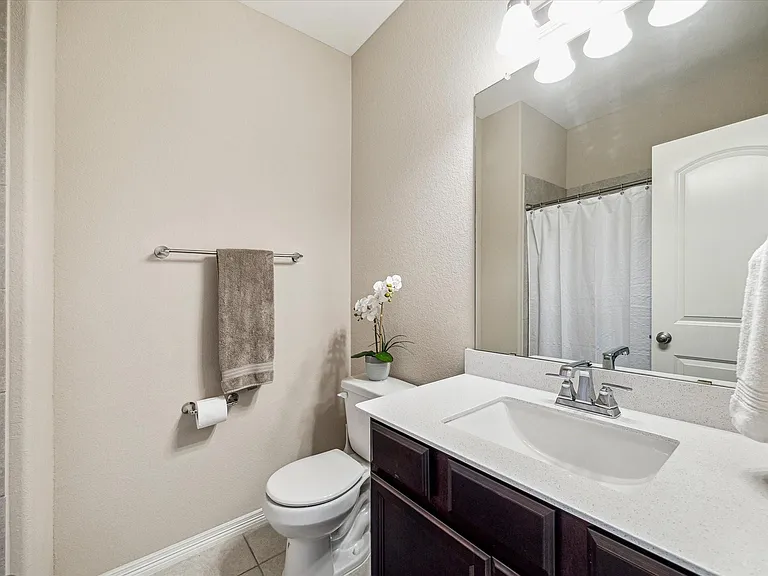 1911 Donna Temple Ct — Photo 19
