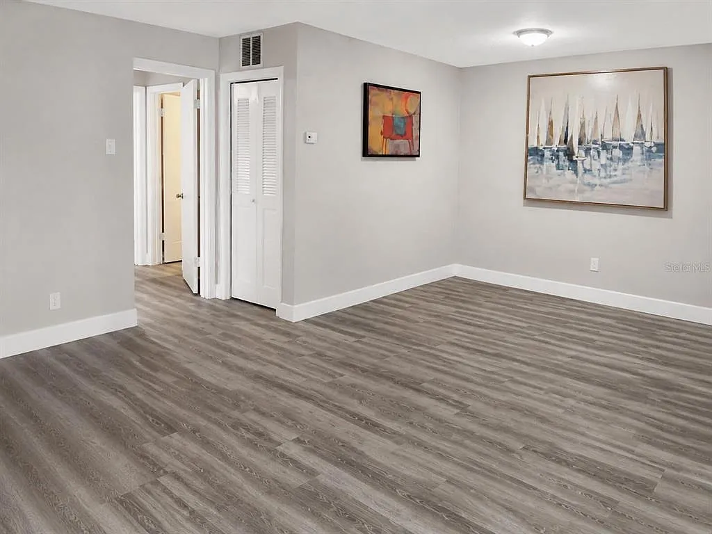2 bed, 2.0 bath, 962 sqft, $1,550 — Photo 3
