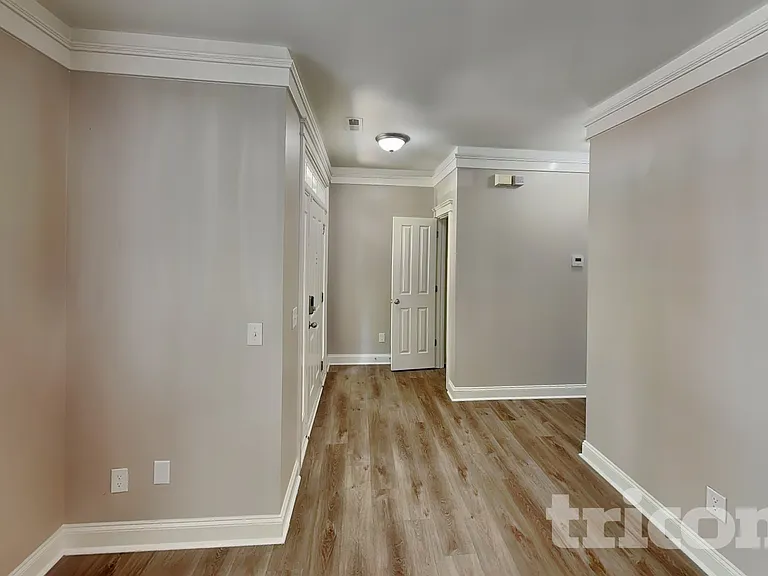 13528 Swinton Rd — Photo 4
